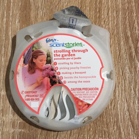 Febreze Scentstories player with nine disks. USED. - Picture 8 of 12